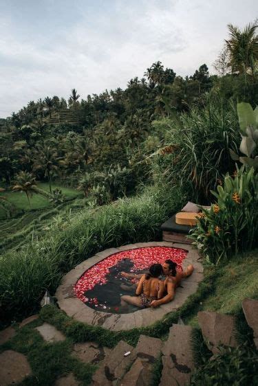 La Intimidad Y Romanticismo Que Brinda Un Jacuzzi Es Perfecta Para