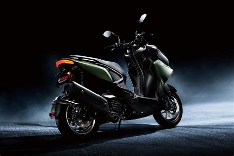 Yamaha Launches XForce In Japan 155cc Scooter With Biker Style Handlebars