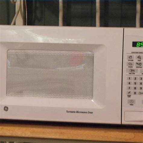 how to clean a scorched microwave