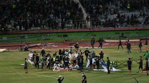 Jawaban Manajemen Persebaya Di Hadapan Massa Bonek Yang Protes Usai