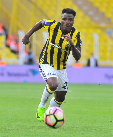 Emmanuel Emenike Fenerbah E Formas N Yeniden Giydi