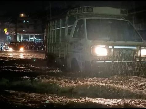 Heavy Rains Wreak Havoc In Hyderabad Severe Waterlogging Witnessed