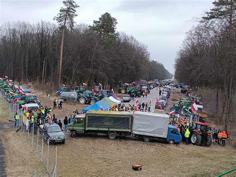 Rolnicy Z Powiatu Kra Nickiego Nie Odpuszczaj B D Blokowa S W