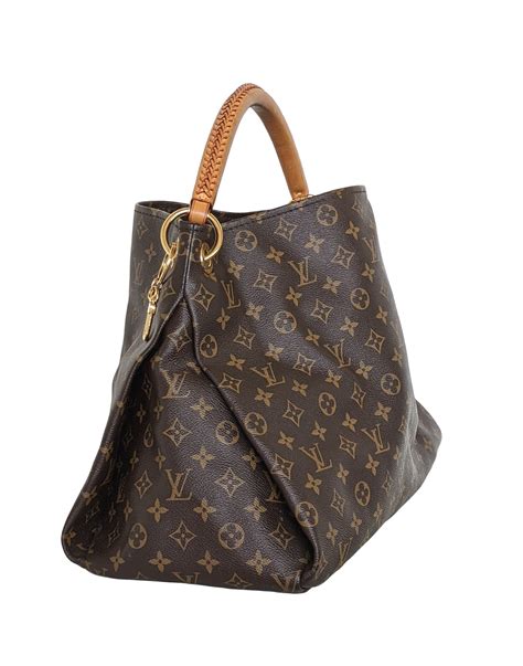 Profile: A Biographical Overview of Louis Girard 10