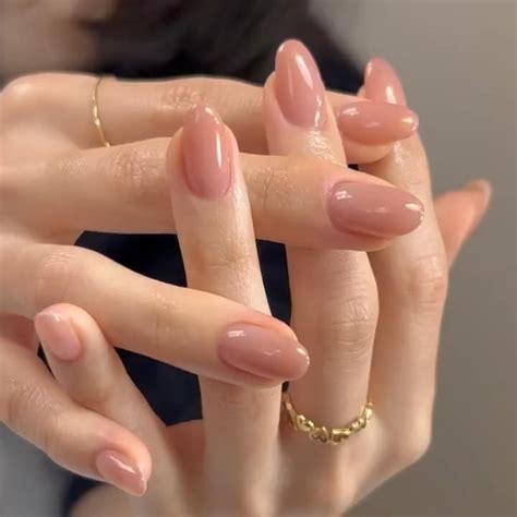 Nude Nail Designs For A Charming Manicure Video Oje Jel tirnak Jel tırnaklar