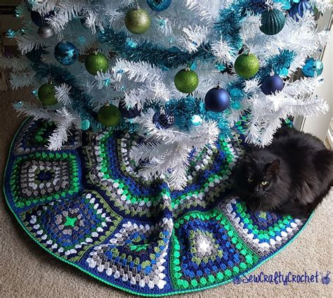 Granny Square Christmas Tree Skirt - Sew Crafty Crochet