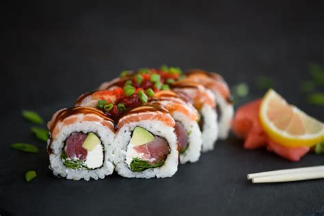 38 Tekka Avocado Maki Rollngo