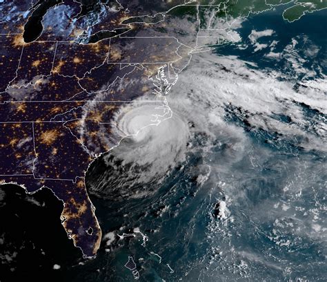 Center of Hurricane “Florence” makes landfall near Wrightsville Beach ...