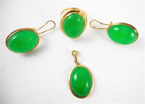 Lot FOUR PIECE GREEN JADE JEWELRY SET Including A Rin