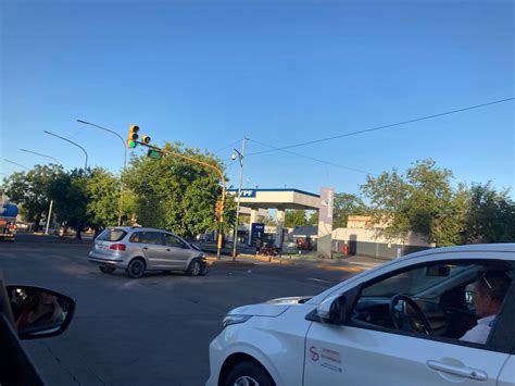 Violento Choque En Avenida Costanera Diario Mendoza