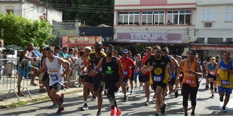 Dezenas de atletas disputam a corrida rústica de Natividade VEJA