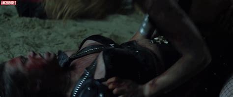 Kelly Rowland Nude 37 Photos And Uncensored Nude Scenes From Movies And TV Shows 18