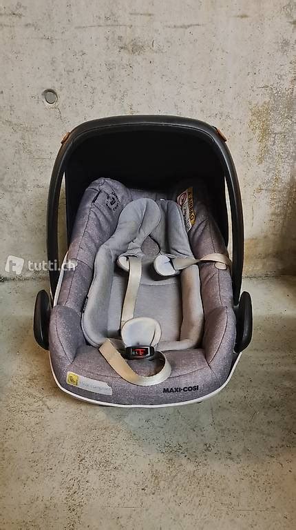 MAXI COSI Pebble Plus I size Kindersitz für Isofix im Kanton Basel