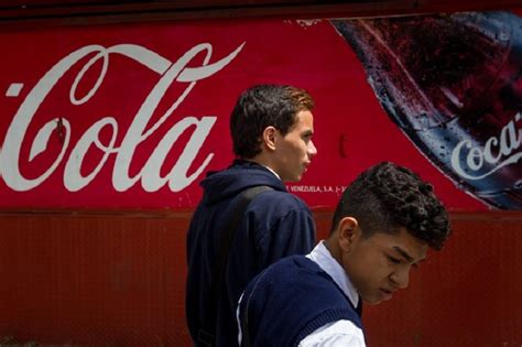 Coca Cola gana 6 291 millones de dólares hasta septiembre un 9 menos