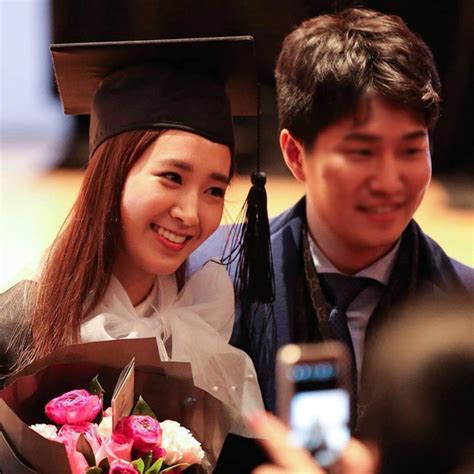 Giữa scandal cưỡng dâm phát tán clip sex chấn động Hàn Quốc nữ ca sĩ