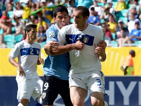 Luis Suárez bite: Suarez 'tried to bite' Giorgio Chiellini a year ...