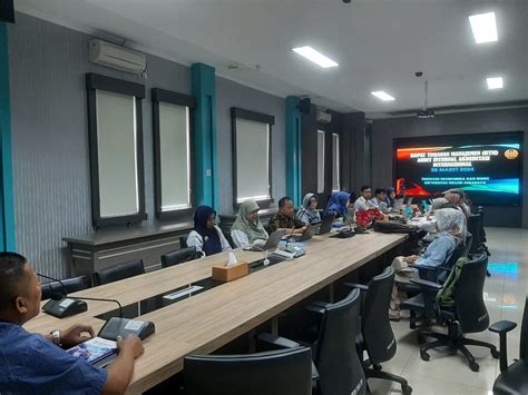 Rapat Tinjauan Manajemen Rtm Feb Unesa Langkah Penting Menuju