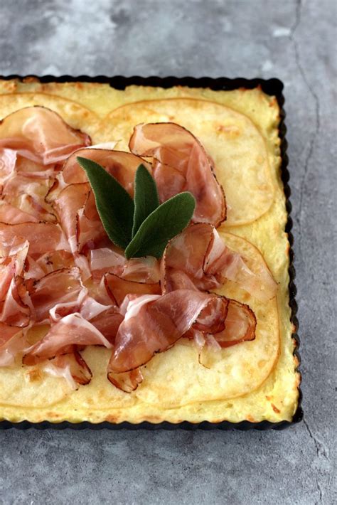 Torta Di Patate Con Scamorza Affumicata E Speck