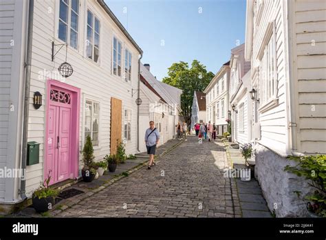 White Wooden Paneled Houses Hi Res Stock Photography And Images Alamy