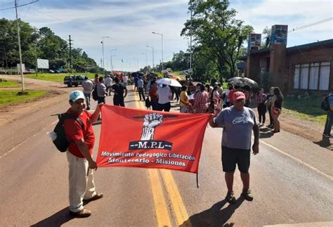 Misiones Piqueteros Cortan La Ruta Nacional En Montecarlo