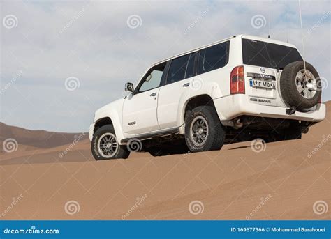 Nissan Patrol Super Safari In Lut Desert Editorial Image ...