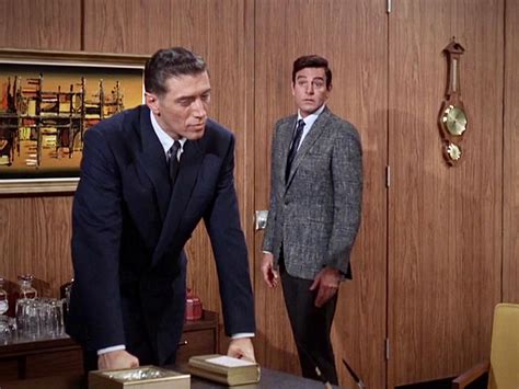 actor mike connors 5