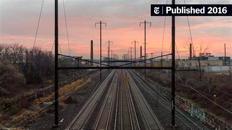 Travelers frustrated by the Amtrak contact number wait times 27