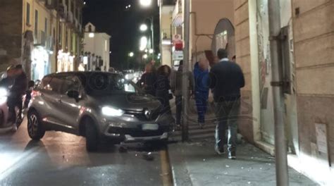 Piano Di Sorrento Incidente Stradale Sul Corso Italia Autovettura