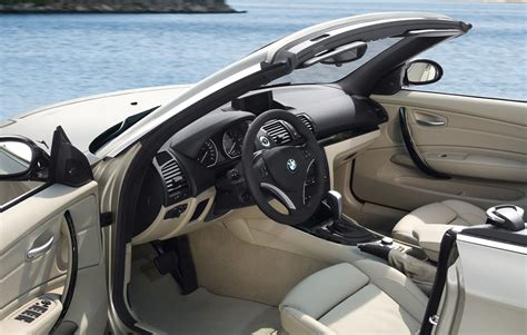 BMW 1 Series Convertible interior - Car Body Design