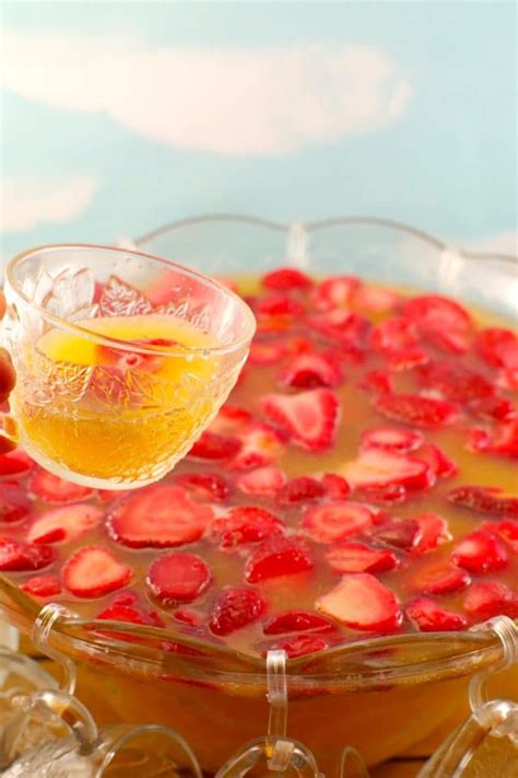 Sparkling Strawberry Punch (non alcoholic) - Food Meanderings