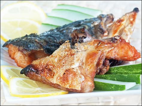 Kitchentigress Salt Grilled Salmon Head