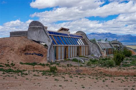 In Taos A Community Of Voluntary Anarchists Is Taking Off The Grid