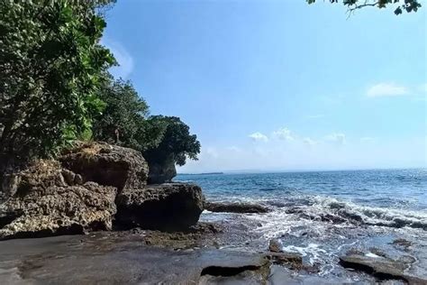 Pantai Batu Karas Wisata Di Pangandaran Yang Simpan Sebuah Mitos