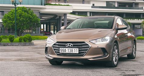 Video Đánh Giá Hyundai Elantra 2016 Đối Thủ Của Mazda3 Và Toyota Altis