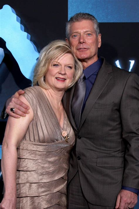 Stephen Lang Y Su Esposa Kristina Watson Llegando Al Estreno En Los