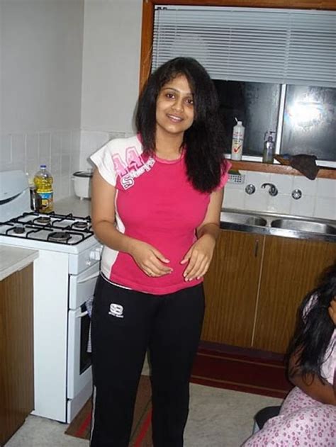 Hot Indian Aunties Sexy Mallu Girl Having Fun Abroad