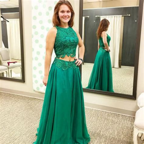 Modest Two Piece Emerald Green Appliques Prom Dress High Collar Lace