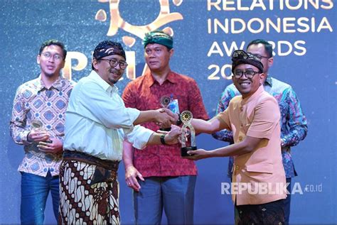 Sig Raih Penghargaan Bumn Terpopuler Pada Ajang Pr Indonesia Awards 2023 Republika Online