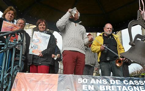 Citoyens indignés Le tocsin a été sonné à midi hier sur le kiosque