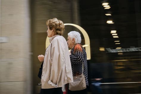 La administración complica vida mayores: trámites difíciles