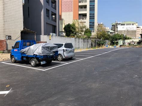 City Parking 城市車旅停車場 西屯站相片 評論 電話 台中市西區附近的停車場推薦