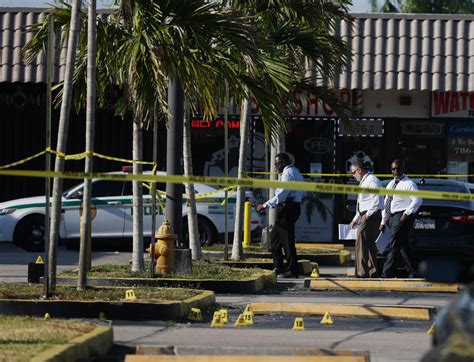 Tiroteo En Miami Deja 2 Muertos Y Más De 20 Heridos Iheart