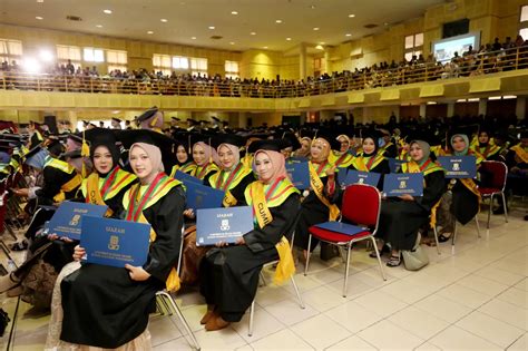 Wisuda UIN Sunan Kalijaga Ciptakan Dunia Dengan Pikiran Kreatif Krjogja