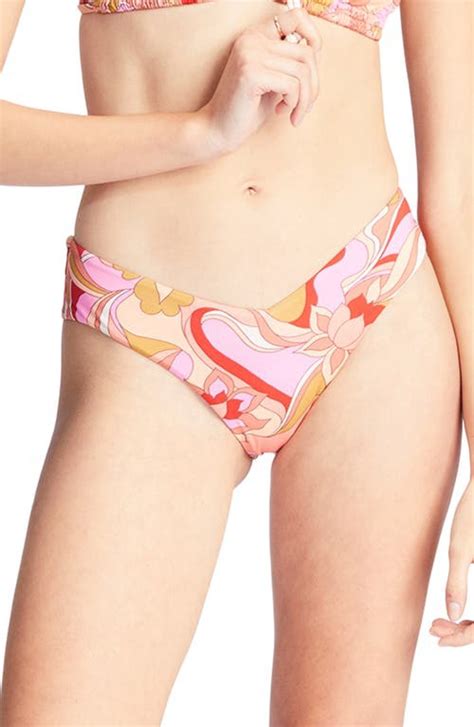 Pretty Groovy Fiji Bikini Bottoms Editorialist