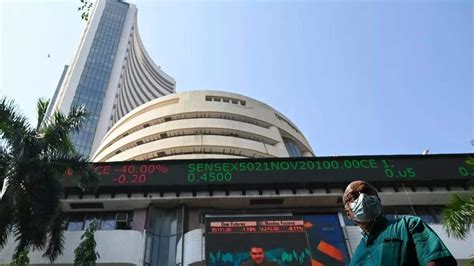 Sensex Tanks 695 Pts Nifty Below 18100 Hdfc Twins Plunge Up To 6