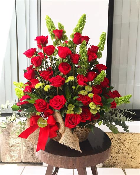 Arreglo Floral Con Rosas Rojas