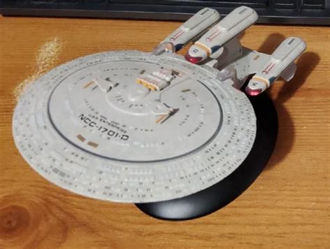 EAGLEMOSS STAR TREK Starship Collection U S S Enterprise NCC 1701 D