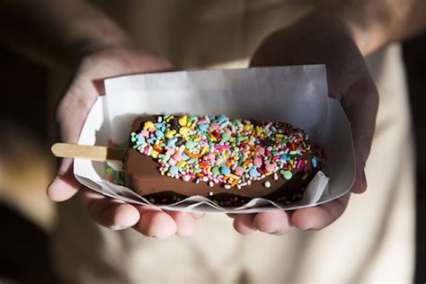 Ice Cream in Disneyland- Ultimate Guide to All the Best Treats