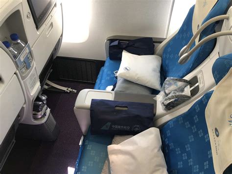 [flight Review] China Southern Premium Economy Los Angeles To Guangzhou