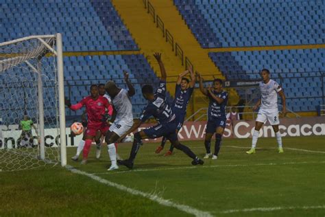 Cob N Imperial No Pudo Romper La Defensa Del Universitario